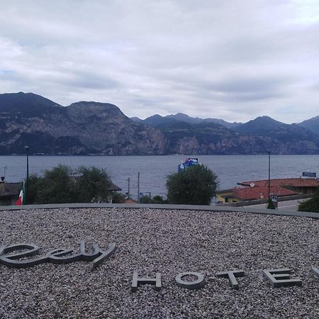 Hotel Residence Rely Brenzone sul Garda Exteriör bild