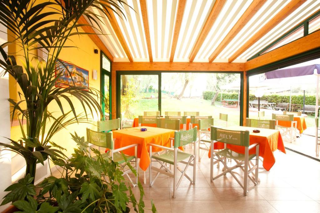 Hotel Residence Rely Brenzone sul Garda Exteriör bild