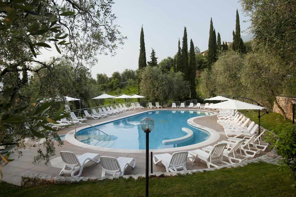 Hotel Residence Rely Brenzone sul Garda Exteriör bild