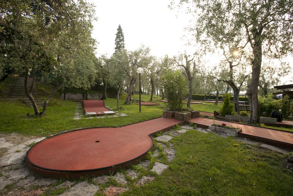 Hotel Residence Rely Brenzone sul Garda Exteriör bild
