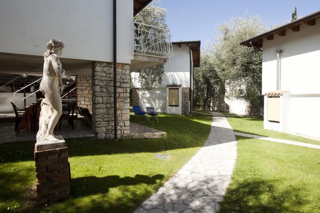 Hotel Residence Rely Brenzone sul Garda Exteriör bild