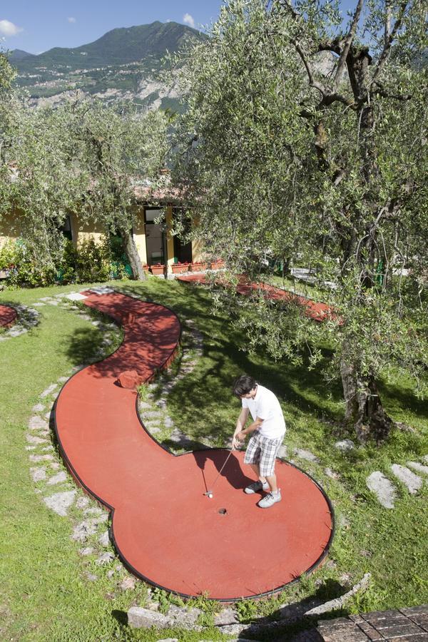 Hotel Residence Rely Brenzone sul Garda Exteriör bild