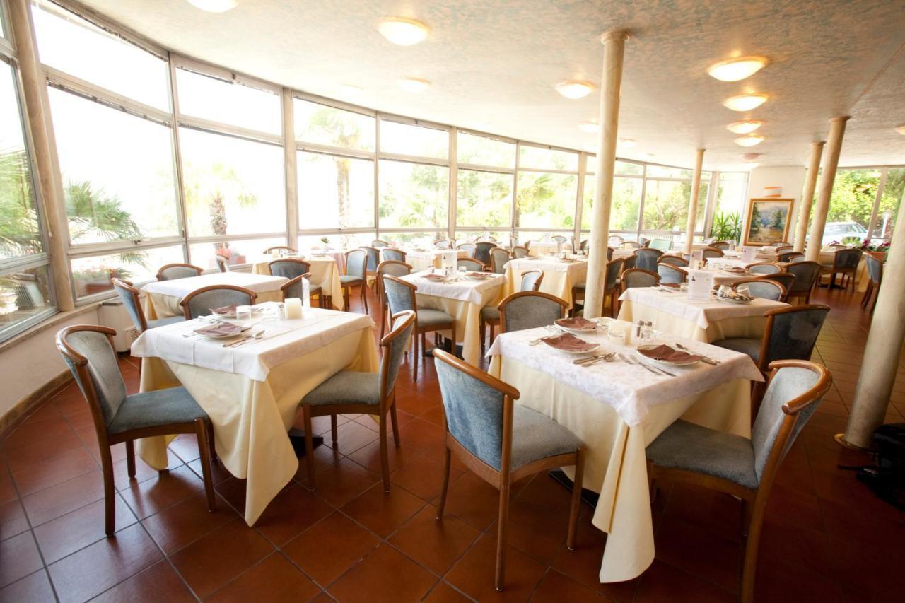 Hotel Residence Rely Brenzone sul Garda Exteriör bild
