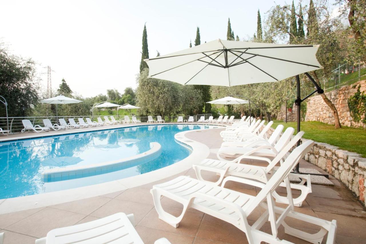 Hotel Residence Rely Brenzone sul Garda Exteriör bild