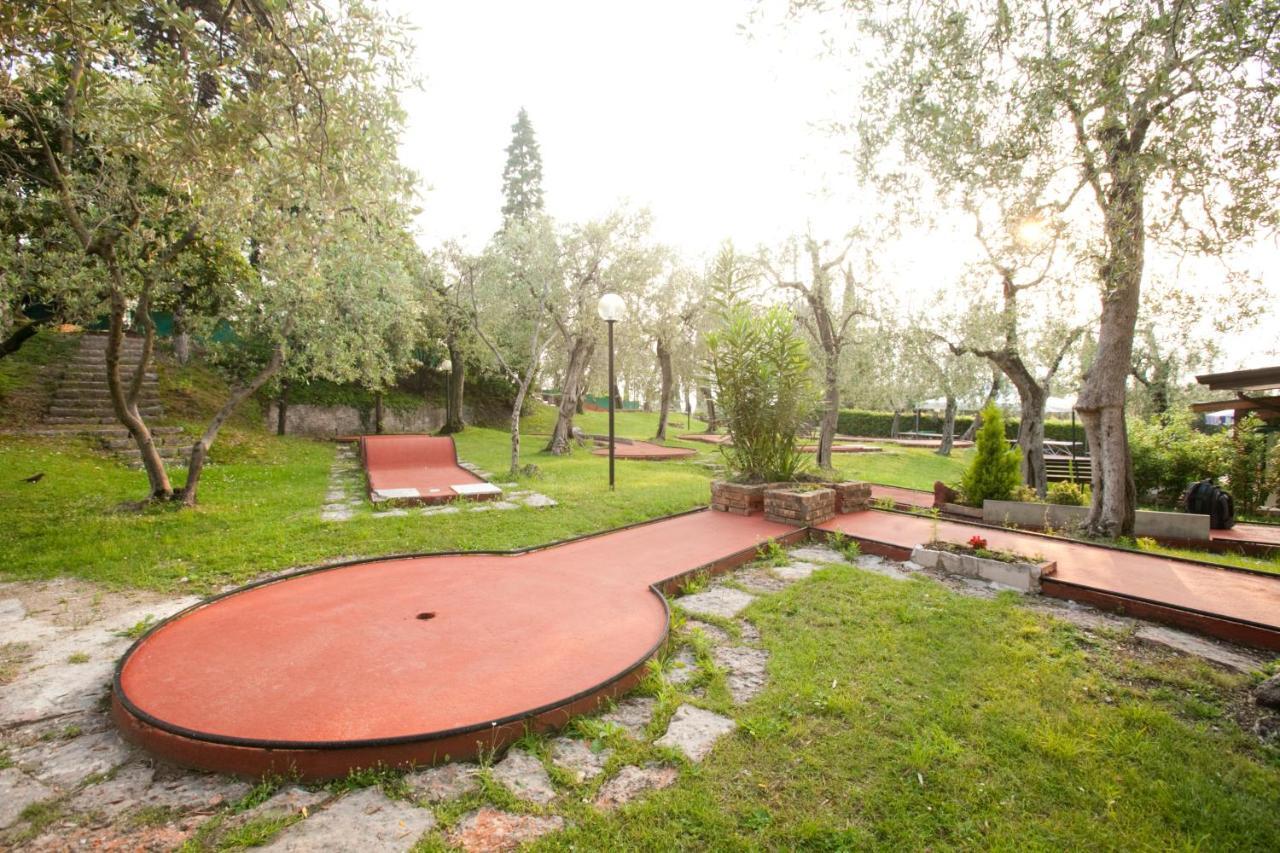 Hotel Residence Rely Brenzone sul Garda Exteriör bild